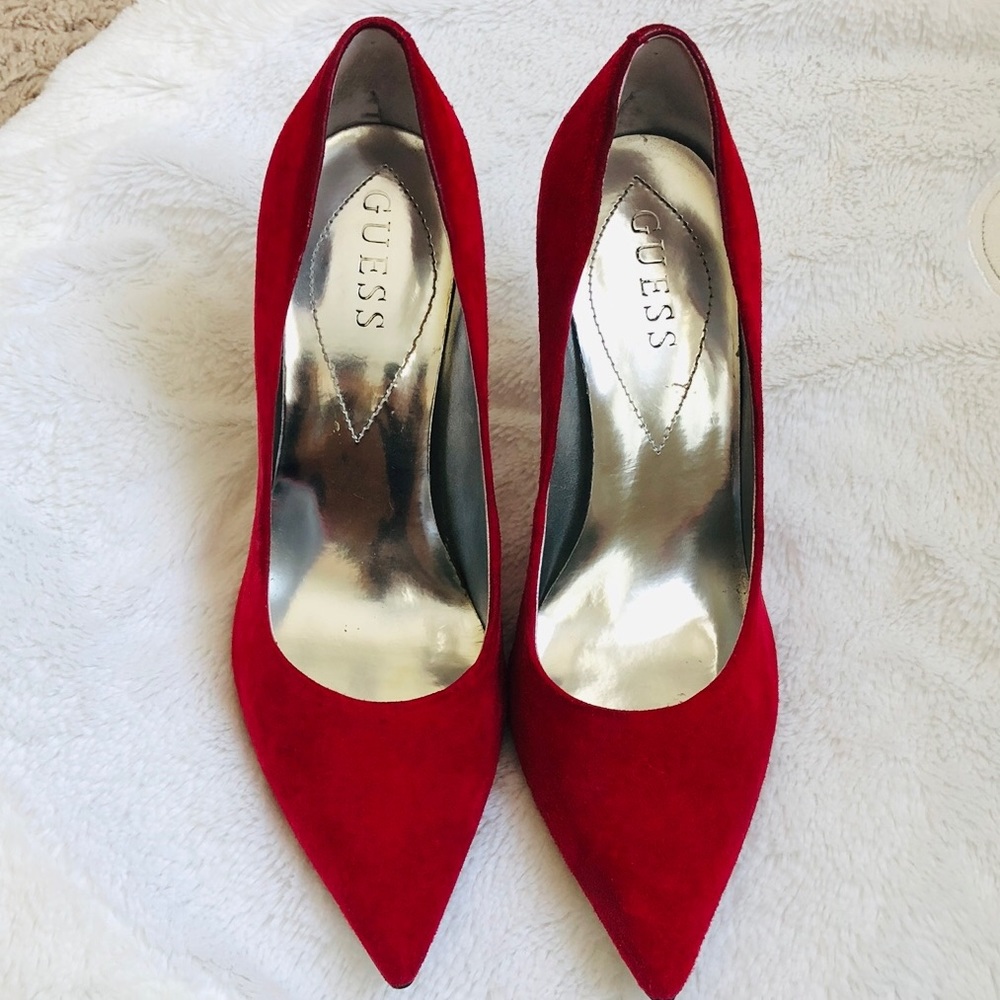 Guess red suede pumps